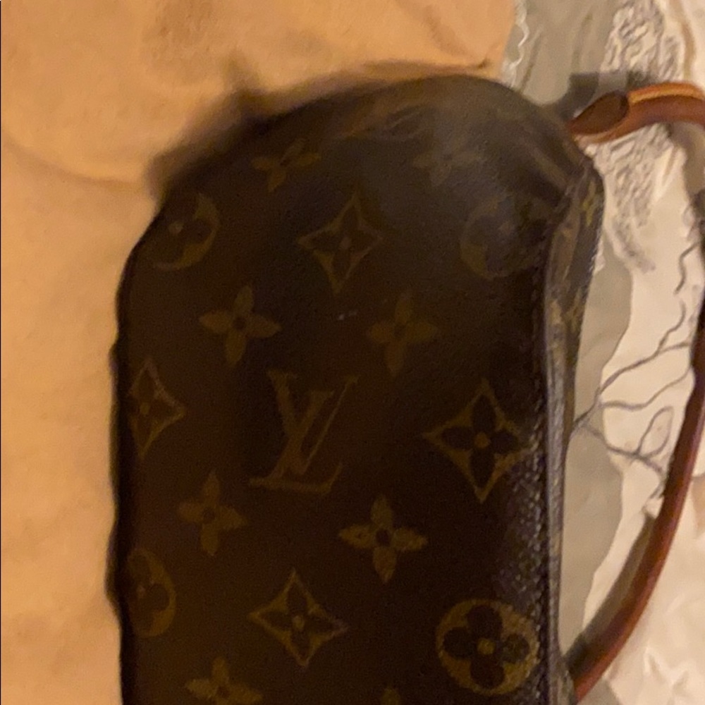 Louis Vuitton looping hand bag(authentic)( used)